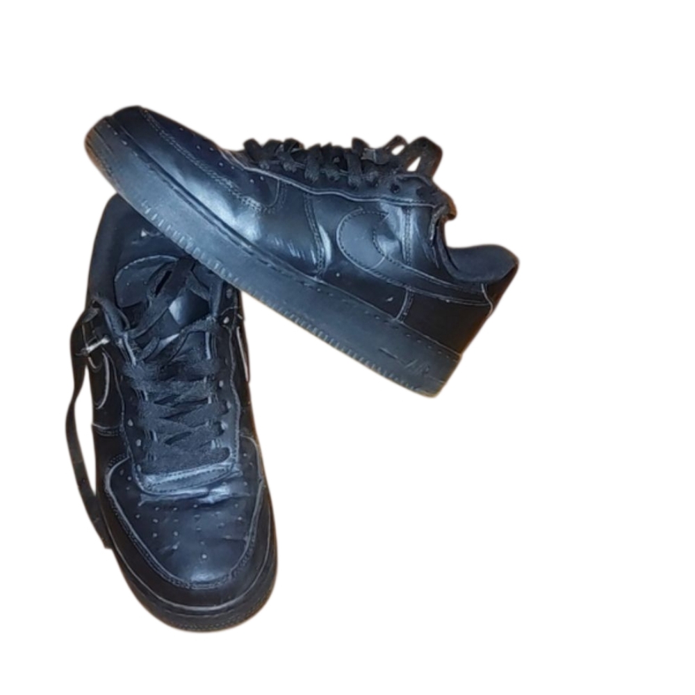 Nike 👟 sneakers boys  size 7.5